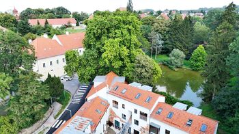Lokjalita, kde se den zpomalí a prostor získá další rozměr. - Prodej bytu atypický v osobním vlastnictví 97 m², Škvorec