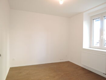 Pronájem bytu 2+kk v osobním vlastnictví 38 m², Praha 5 - Smíchov