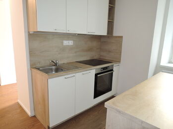 Pronájem bytu 2+kk v osobním vlastnictví 38 m², Praha 5 - Smíchov