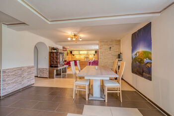 Prodej domu 323 m², Bochov