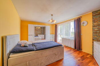 Prodej domu 323 m², Bochov