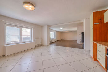 Prodej domu 323 m², Bochov