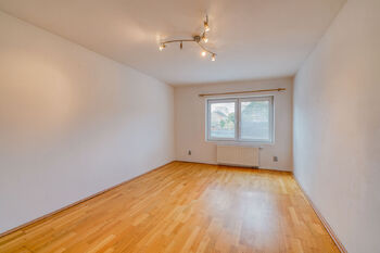 Prodej domu 323 m², Bochov