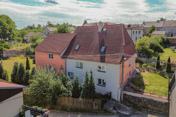 Prodej domu 323 m², Bochov