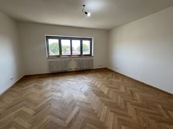 Pronájem bytu 3+kk v osobním vlastnictví 73 m², Hostivice