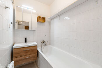 Pronájem bytu 2+kk v osobním vlastnictví 42 m², Praha 6 - Řepy