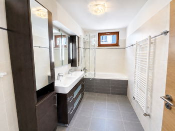 Pronájem bytu 3+1 v osobním vlastnictví 101 m², Praha 8 - Libeň