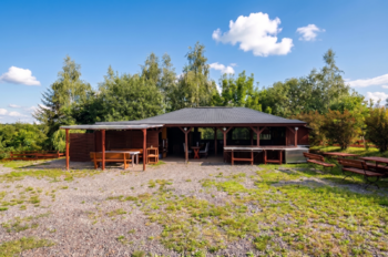 altán s kuchyní v zahradě - Prodej ubytovacího zařízení 500 m², Třinec