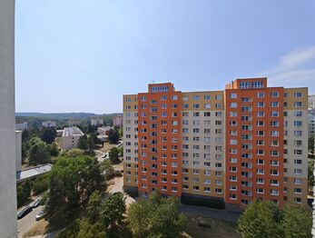 Výhled z lodžie - Prodej bytu 1+1 v osobním vlastnictví 42 m², Brno