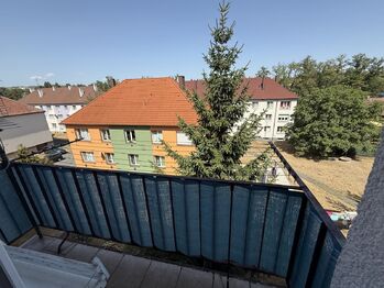 Výhled z balkónu  - Prodej bytu 2+1 v osobním vlastnictví 52 m², Domažlice