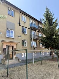 Bytový dům s označeným bytem č. 9 - Prodej bytu 2+1 v osobním vlastnictví 52 m², Domažlice 