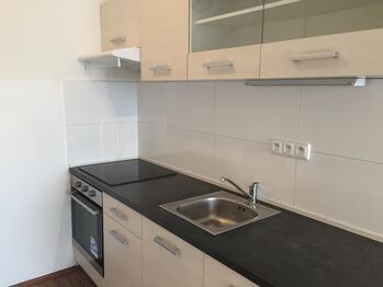 Kuchyňská linka - Pronájem bytu 2+kk v osobním vlastnictví 40 m², Praha 4 - Nusle