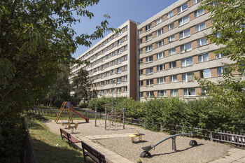 Pohled na dům - Pronájem bytu 2+kk v osobním vlastnictví 40 m², Praha 4 - Nusle