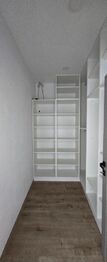šatna - Pronájem bytu 3+kk v osobním vlastnictví 110 m², Louny