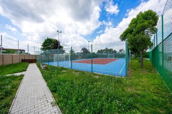 Multifunkční hřiště - Prodej domu 190 m², Praha 4 - Šeberov