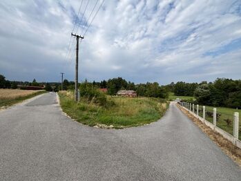 Prodej pozemku 2605 m², Horní Radouň