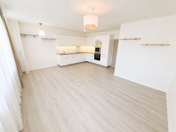 obývací pokoj s kuchyní - Pronájem bytu 3+kk v osobním vlastnictví 75 m², Praha 4 - Chodov 
