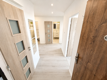 Vstup do bytu - chodba bytu - Pronájem bytu 3+kk v osobním vlastnictví 75 m², Praha 4 - Chodov