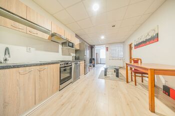Prodej restaurace 249 m², Praha 8 - Kobylisy