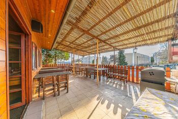 Prodej restaurace 249 m², Praha 8 - Kobylisy