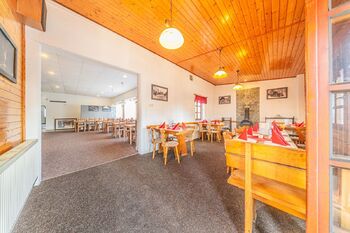 Prodej restaurace 249 m², Praha 8 - Kobylisy