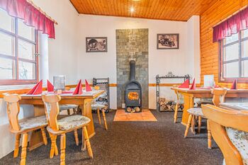 Prodej restaurace 249 m², Praha 8 - Kobylisy