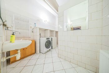 Prodej domu 249 m², Praha 8 - Kobylisy