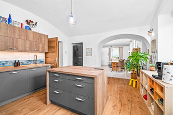 Prodej domu 250 m², Mišovice