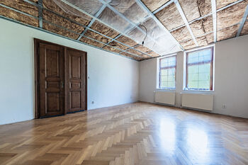 Prodej kancelářských prostor 400 m², Chomutov