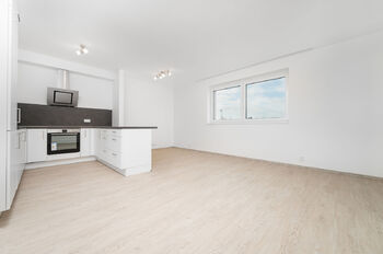 Obývací pokoj  - Pronájem bytu 3+kk v osobním vlastnictví 86 m², Český Brod