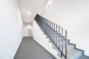 Společné prostory - Pronájem bytu 3+kk v osobním vlastnictví 86 m², Český Brod