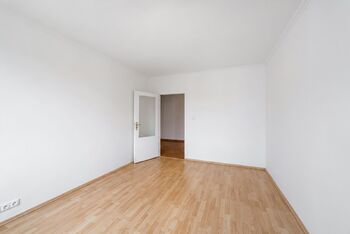 Pokoj 1 - Prodej bytu 3+1 v osobním vlastnictví 76 m², Praha 9 - Letňany