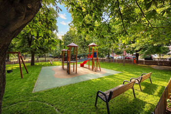 Okolí domu - Prodej bytu 3+1 v osobním vlastnictví 76 m², Praha 9 - Letňany