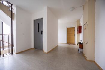 Schodiště - Prodej bytu 3+1 v osobním vlastnictví 76 m², Praha 9 - Letňany