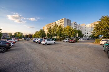 Parkoviště - Prodej bytu 3+1 v osobním vlastnictví 76 m², Praha 9 - Letňany