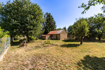 Prodej pozemku 1941 m², Praha 10 - Pitkovice