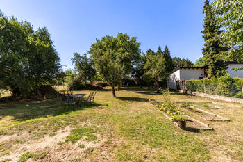 Prodej pozemku 1941 m², Praha 10 - Pitkovice