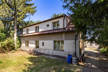 Prodej pozemku 1941 m², Praha 10 - Pitkovice