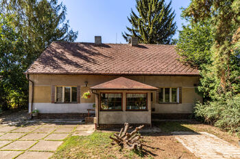 Prodej pozemku 1941 m², Praha 10 - Pitkovice