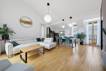 Prodej bytu 4+kk v osobním vlastnictví 138 m², Praha 10 - Dolní Měcholupy