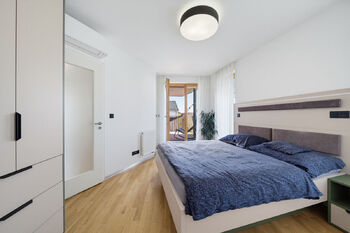Prodej bytu 4+kk v osobním vlastnictví 138 m², Praha 10 - Dolní Měcholupy