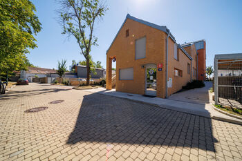 Prodej bytu 4+kk v osobním vlastnictví 138 m², Praha 10 - Dolní Měcholupy