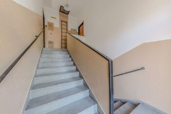 Vnitřní prostory domu - Prodej bytu 1+1 v osobním vlastnictví 24 m², Praha 5 - Smíchov