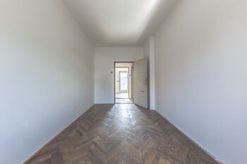Průhled bytem - Prodej bytu 1+1 v osobním vlastnictví 24 m², Praha 5 - Smíchov