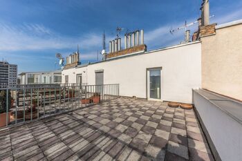 Terasa - Prodej bytu 1+1 v osobním vlastnictví 24 m², Praha 5 - Smíchov
