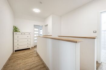 chodba 2.NP - Prodej domu 196 m², Třeboň