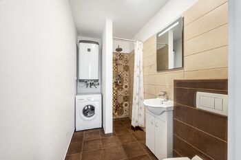 byt 2+kk koupelna 1. NP - Prodej domu 196 m², Třeboň