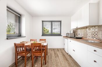 byt 2+kk obývací pokoj s kuchyní - Prodej domu 196 m², Třeboň