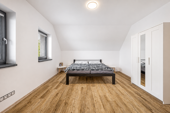 ložnice 2. NP - Prodej domu 196 m², Třeboň
