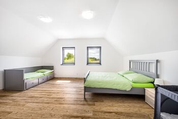 byt 2+kk ložnice v patře - Prodej domu 196 m², Třeboň